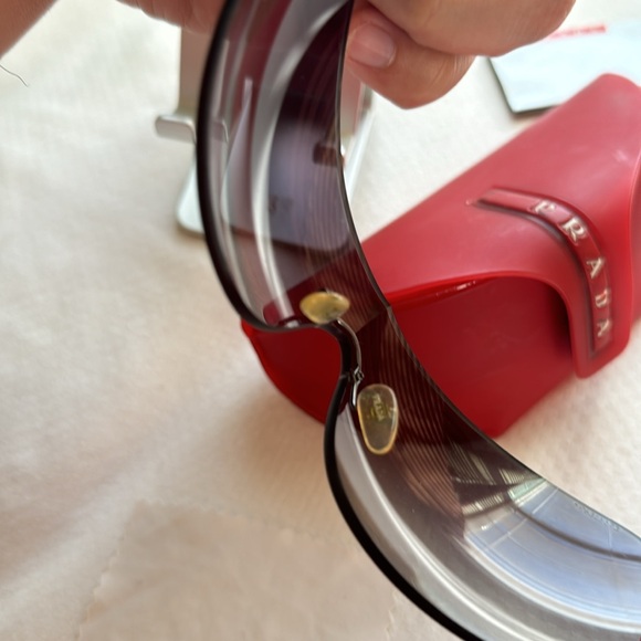 🔥Prada Sunglasses ( Large Size) - Picture 14 of 17